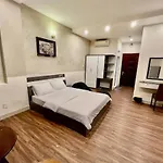Luxury Hotel - 50/3 Truong Son, Q. Tan Binh - By Bayhostel