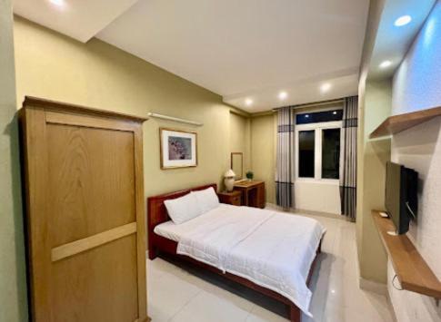 Luxury - 50/3 Truong Son, Q. Tan Binh - By Bayhostel *