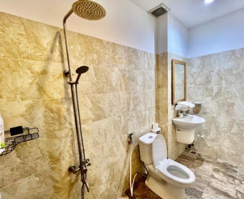 Luxury - 50/3 Truong Son, Q. Tan Binh - By Bayhostel